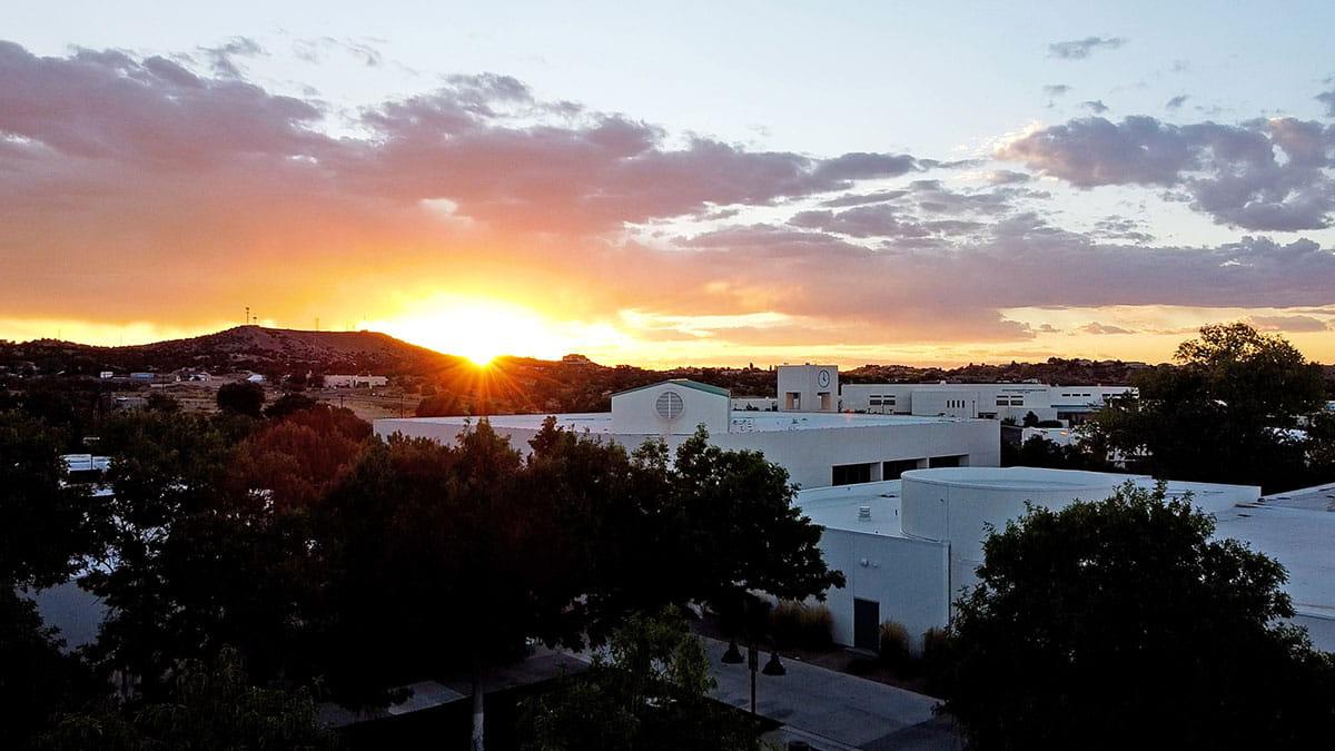 太阳集团娱乐场登陆网站校园的夕阳.